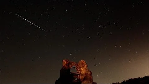 Perseid Meteor Showers in 30 Seconds