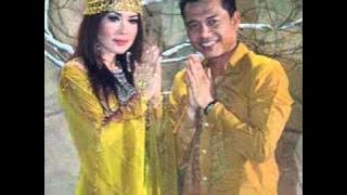 anang ft syahrini - Suasana kota santri Mp3 (Indopop)