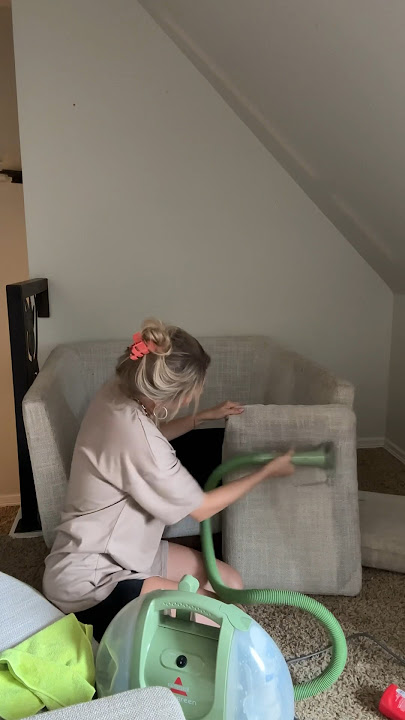 MOM FIND FRIDAY: bissell little green machine #cleanwithme #momvlogger #momfinds
