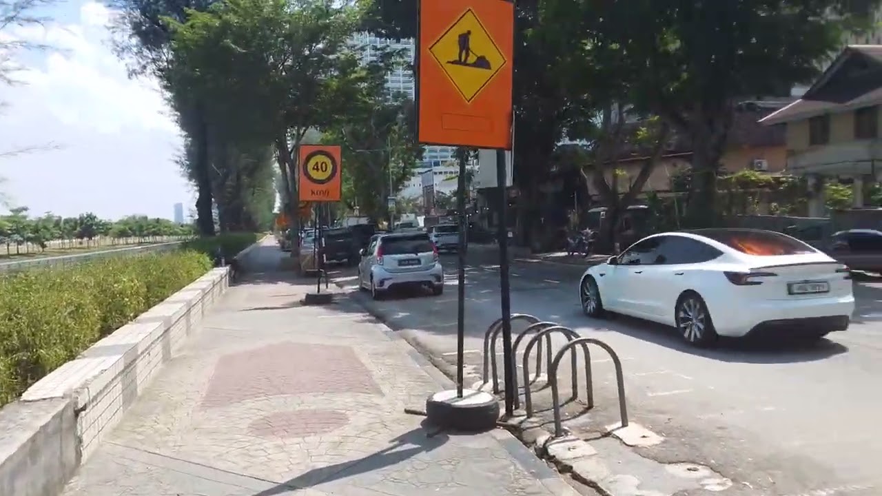 Walking Gurney Drive Penang: Street Food, Hotels & Local Flavors