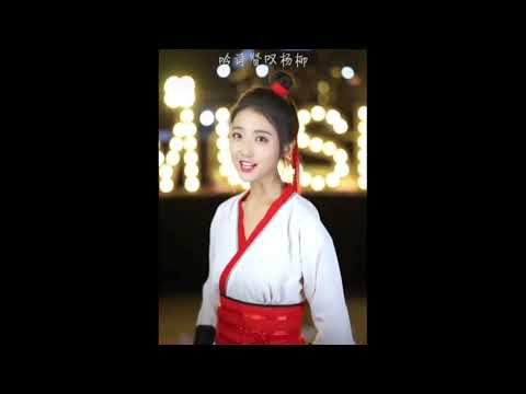 美女歌唱故人泪