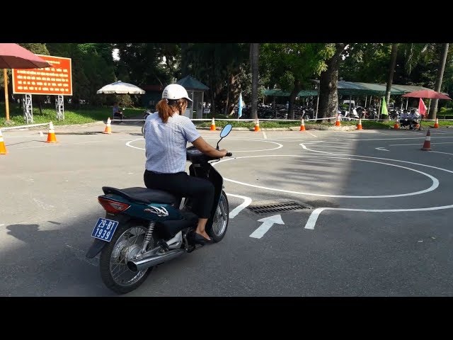 Cách đi vòng số 8 được 100 điểm | Cuộc thi tay lái lụa 2018