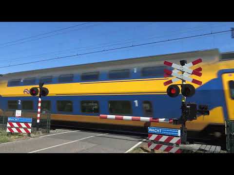 Railroad crossing of Heemstede, The Netherlands/Heemstede geležinkelio pervaža, Nyderlanduose