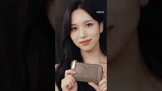 TWICE ミナ、シンプルなカードケースを紹介。#inthebag #インザバッグ  #voguejapan