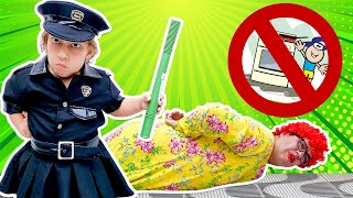 Maria Clara pretends to be a COP (New Collection of Stories for Kids) - MC Divertida