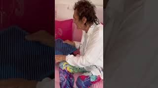 Download Lagu Ronnie’s first thoughts.. #rollingstones #blackandblue MP3