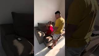 Vizinho Comprou O Sofá Da Minha Esposa