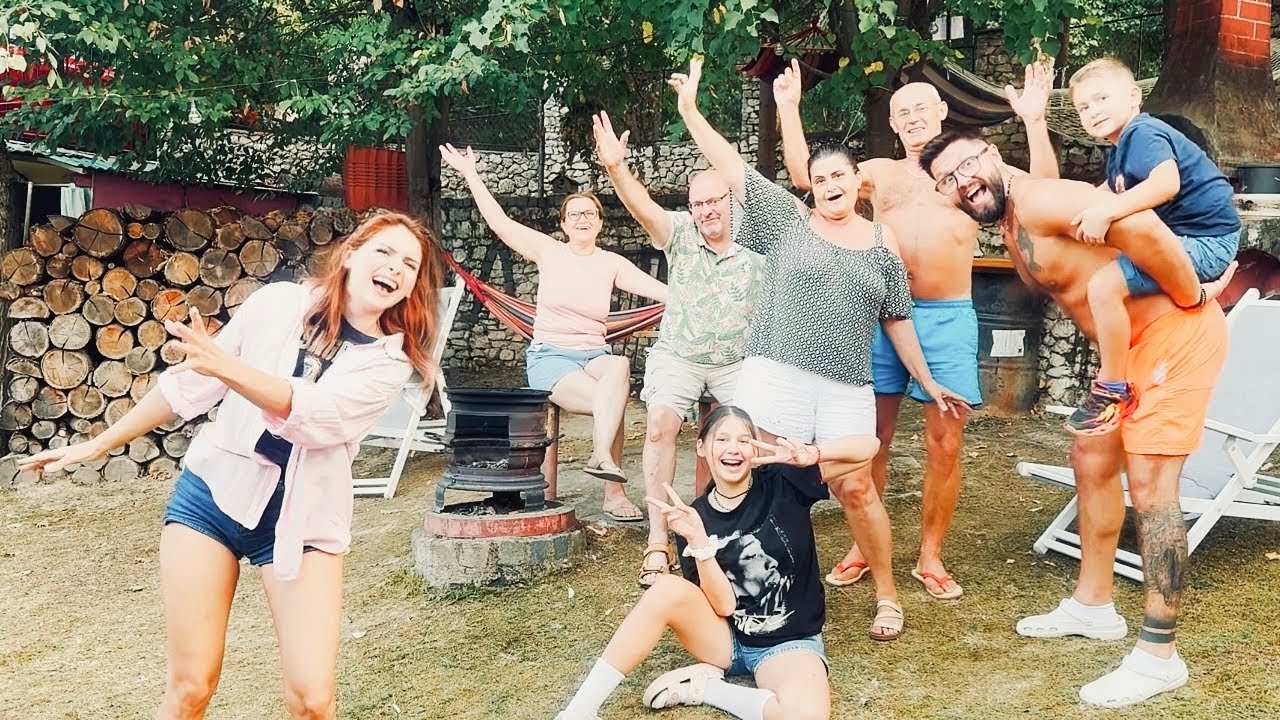 S-A REUNIT FAMILIA LA CABANA