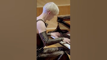 Performing my arrangement of Telephone for the world for the first time in Milan  ☎️🖤 #sonconcerti