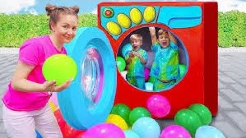 ROMA AND OLIVER PLAY WITH THE MAGIC WASHING MASHING