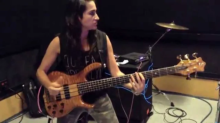 Amanda Ruzza & Chloe Saavedra - Bass and Drums Roc...