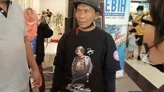 Wak Umar Pakai Kaos Gambar Amel Amilia