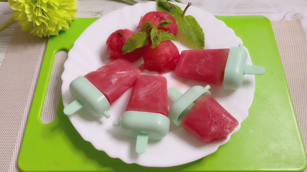 Wassermelonen-Eis am Stiel. Erfrischendes Wassermelonen-Eis ganz ...