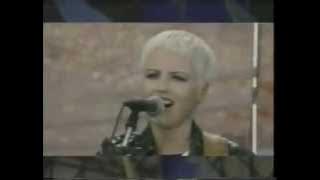 Download lagu The Cranberries Woodstock 1994