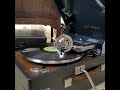 津村 謙 ♪赤いマフラー♪ 1951年 78rpm. Columbia Model No G - 241 phonograph