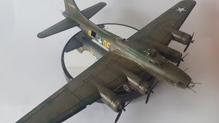 Revell 1/72 B-17F Memphis Belle (Part 4: Painting the kit)