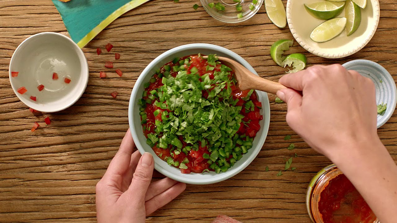 Frische Mexikanische Tortilla Bowls Salsa - YouTube
