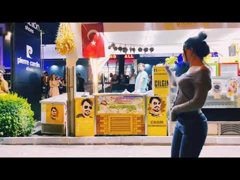 The famous Turkish Ice cream Guy Dance  on انت قلبی( with English subtitles)