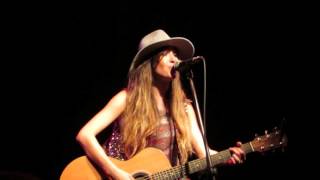 Video thumbnail of "Kate Voegele - Leave Me Hollywood - Club Cafe"