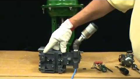 Mount a FIELDVUE DVC6200 Digital Valve Controller to a Fisher GX Valve