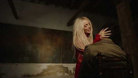 Ana Mena - Lárgate (Video Oficial)