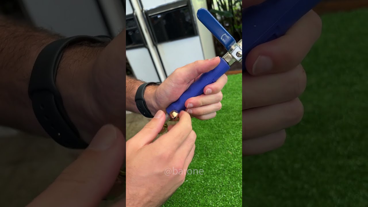 פיה זו של צינור לחץ גבוה היא פשוט מדהימה! 🐍💦