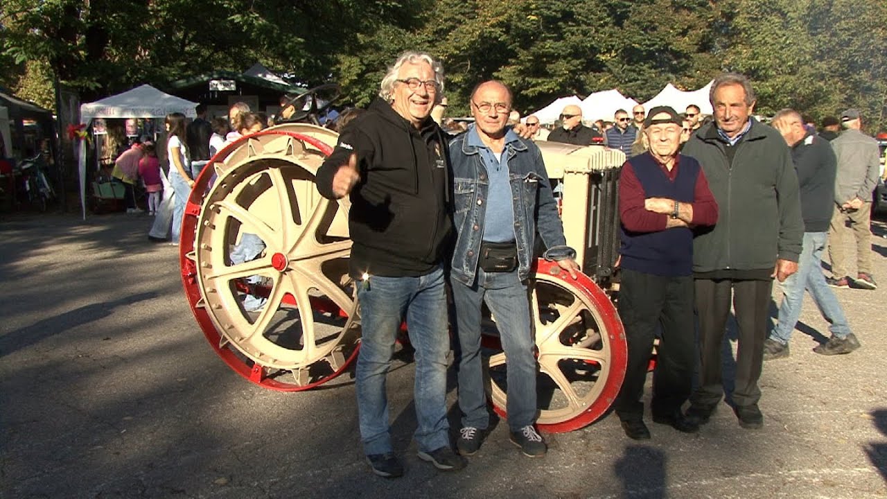 Presentazione restauro Fiat 700D alla festa delle castagne di Castell'Arquato