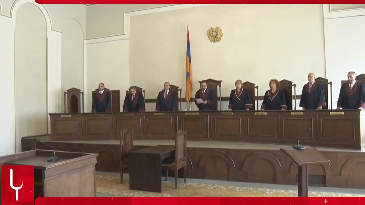 newspaper mockup Ինչպես կվարվեն ՍԴ յոթ դատավորները․ տարօրինակ իրավիճակ, «ԿԱՄԵՐՏՈՆ»․ՀՈԿՏԵՄԲԵՐԻ 04