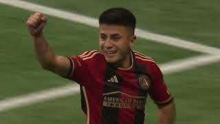 Thiago Almada with a ROCKET from outside the box!