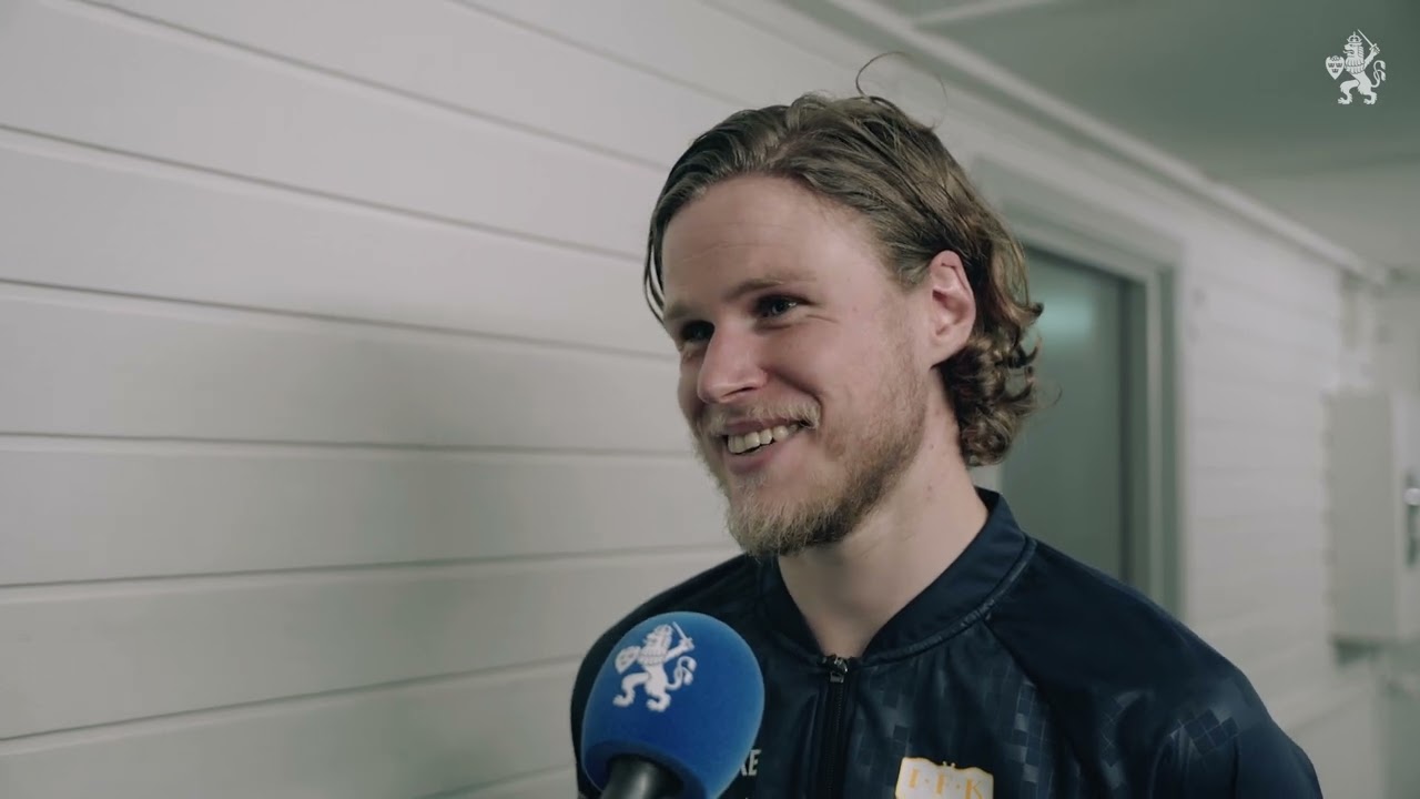 "Ut på ett fullsatt Gamla"