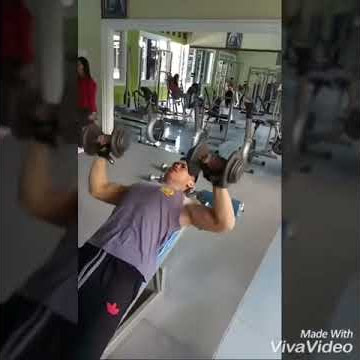 Polisi ganteng fitnes 1