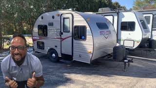 Quick video- pre-owned trailer. 2017 Sunray 149. | 16’2” and weighs only 2,199lbs | Veurinks RV.
