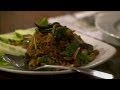 You don't do Pad Thai in this Thai restaurant (Anthony Bourdain Parts Unknown)