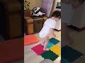 Ребенок в 1 год знает все цвета на развивающем коврике
