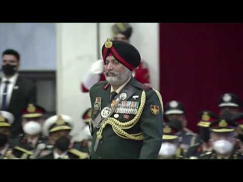 President Kovind presents