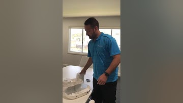 Loading the Tork T9 Toilet Roll Dispenser