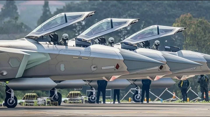 J-20S Why China’s New Stealth Fighter Is a Threat to the F-22 and F-35