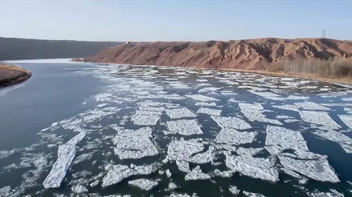 Spectacular floating ice scenes on China's Yellow River