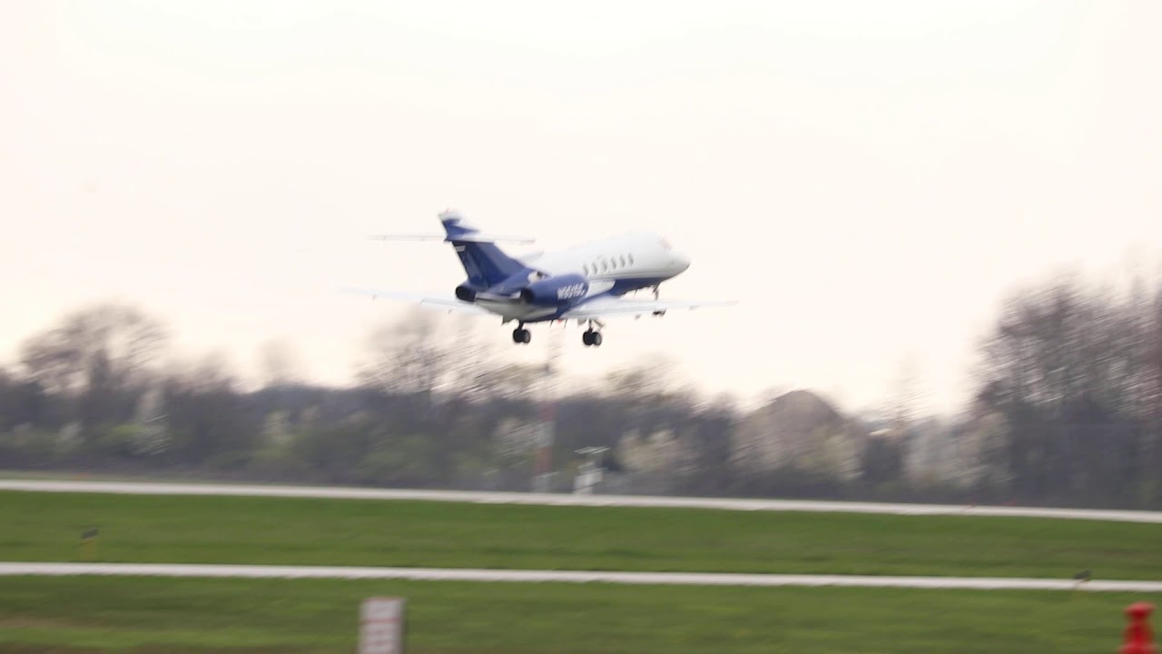 [HD] Hawker 800XP Departure from KDLZ to KSRQ | N901SC - YouTube