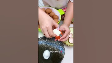 Effortless Egg Shell Remover for Perfect Peeling! 🥚✨ #kitchengadgets  #eggpeeling