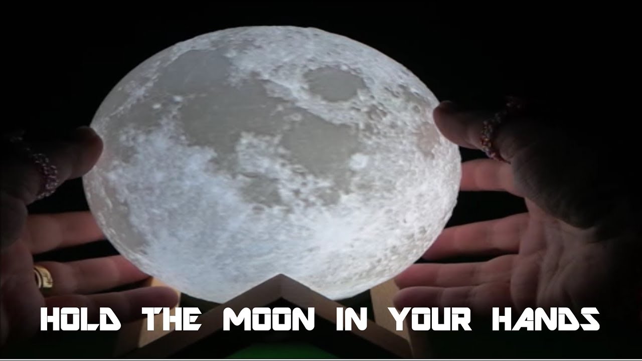 MOON IN YOUR HANDS 🌚🌑