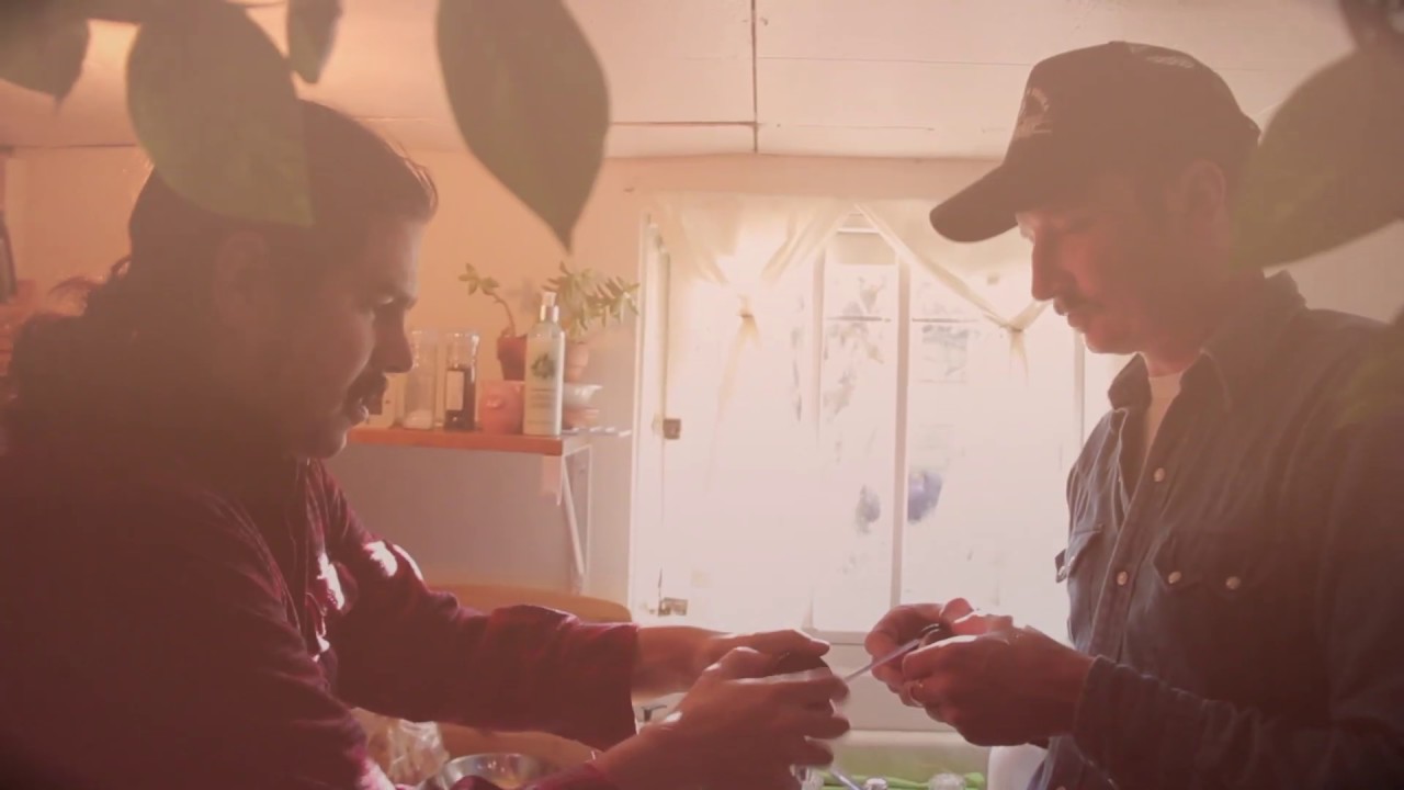 Bob Sumner - Riverbed (Official Music Video) auf YouTube ansehen Bob Sumner - Riverbed (Official Music Video) auf YouTube ansehen