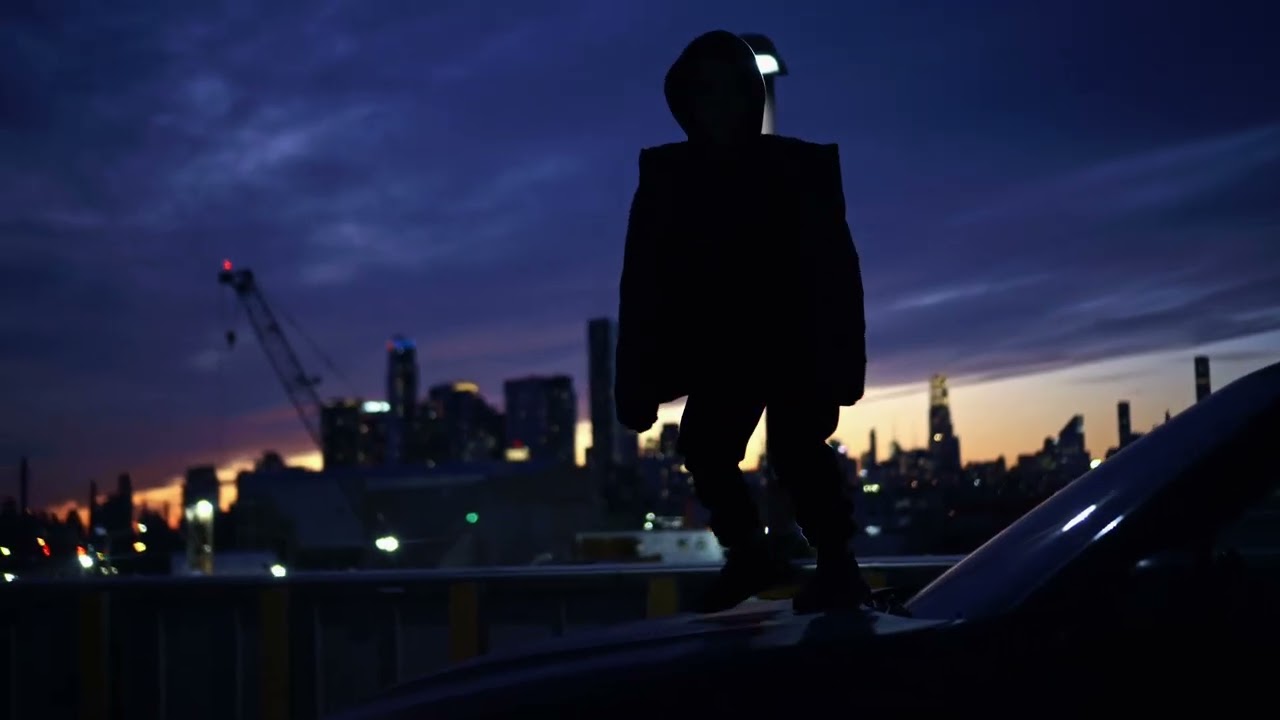 Cold City Heat A7IV 800 iso  embrace the shadow