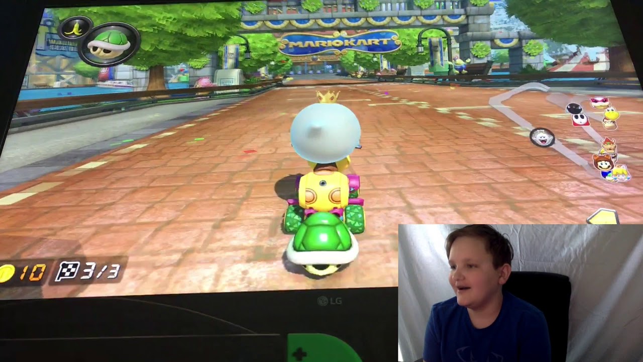 Mario Kart 8 Deluxe, With a facecam! - YouTube