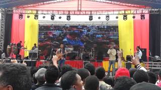 Video voorbeeld van "Ilay akanjo fotsy - Lolo sy ny tariny (Live coliseum 30 Aout 2015)"