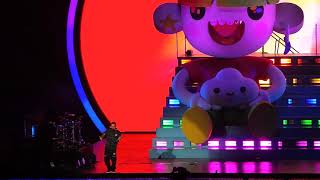 J Balvin Arcoiris Tour QUE PRETENDES LOS ANGELES