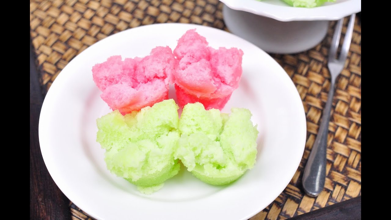 Thai steamed Muffin (Thai Dessert) - Khanom Tuay Foo ขนมถ้วยฟู