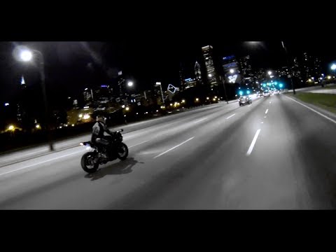 Вилли на мото ночью