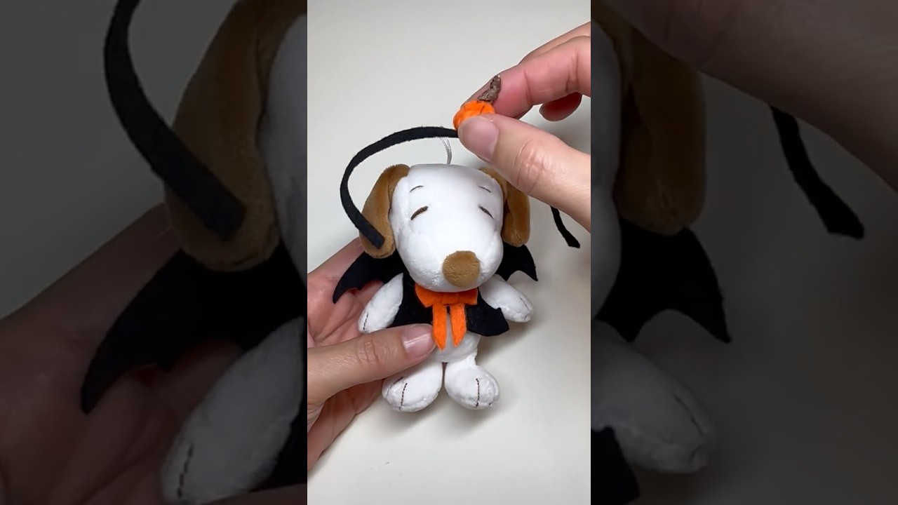 DIY Snoopy Bat Costume 🦇- Cute Halloween Keychain