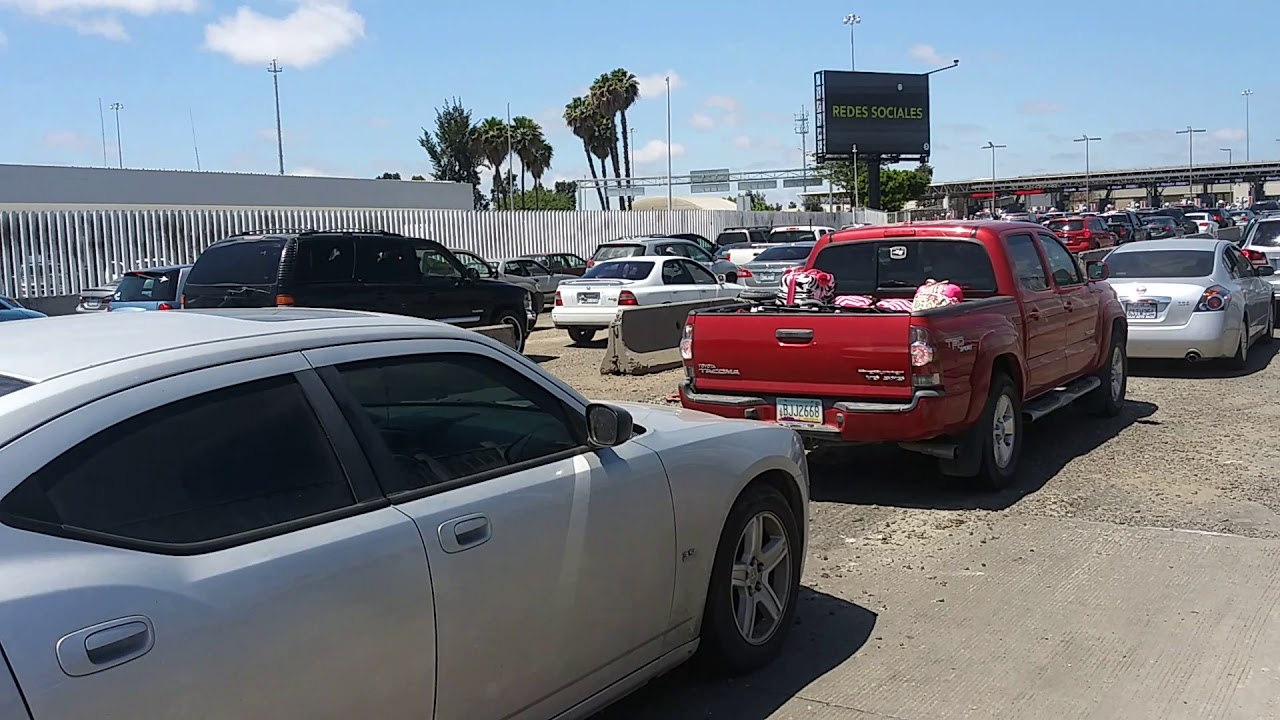 En la linea de tijuana para entrar por otay meza acia usa YouTube En la linea de tijuana para entrar por otay meza acia usa YouTube